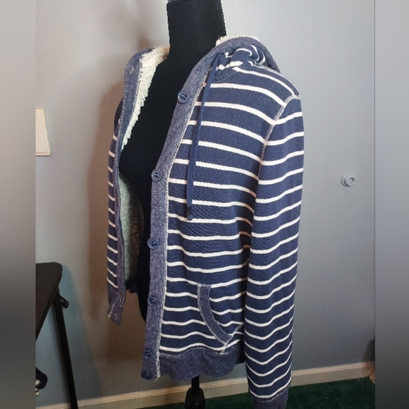 Maurices Size Medium Blue/White Puffy/Thick Jacket - Picture 2 of 8